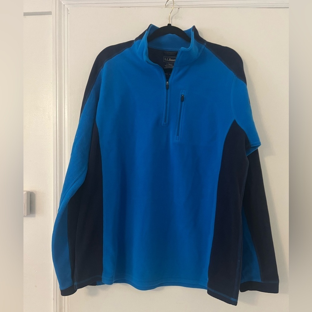 L.L. Bean Men's Blue and Black Pullover size L (N104)